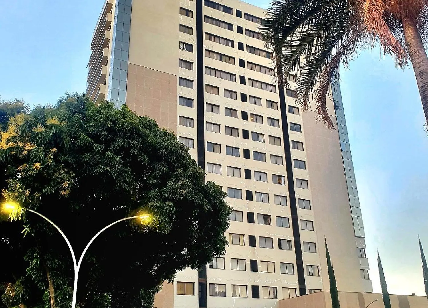 Flat Moderno E Completo - Proximo Ao Eixo Monumental Διαμέρισμα Μπραζίλια 0*,